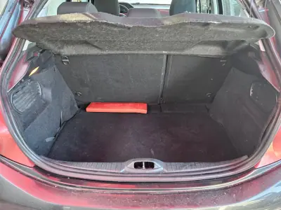 Peugeot 208 2012 - 6250 EUR, 158000 km - AUTO.MOTO.pt - 158000km - foto 11 de 12