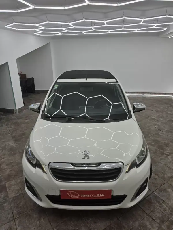 Peugeot 108 2015 - 8650 EUR, 88563 km - AUTO.MOTO.pt - 88563km - foto 33 de 53