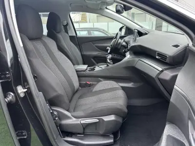 Peugeot 5008 2018 - 14900 EUR, 140000 km - AUTO.MOTO.pt - 140000km - foto 47 de 52