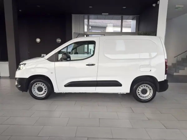Toyota PROACE City EXCLUSIVE 2022 - 16490 EUR, 80811 km - AUTO.MOTO.pt - 80811km - foto 21 de 21