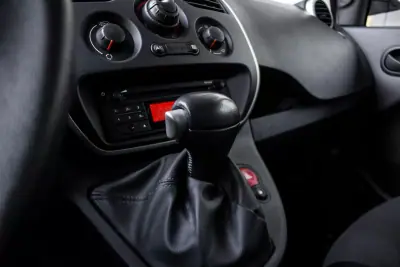 Renault Kangoo E-Tech Confort 2021 - 10900 EUR, 34967 km - AUTO.MOTO.pt - 34967km - foto 20 de 28