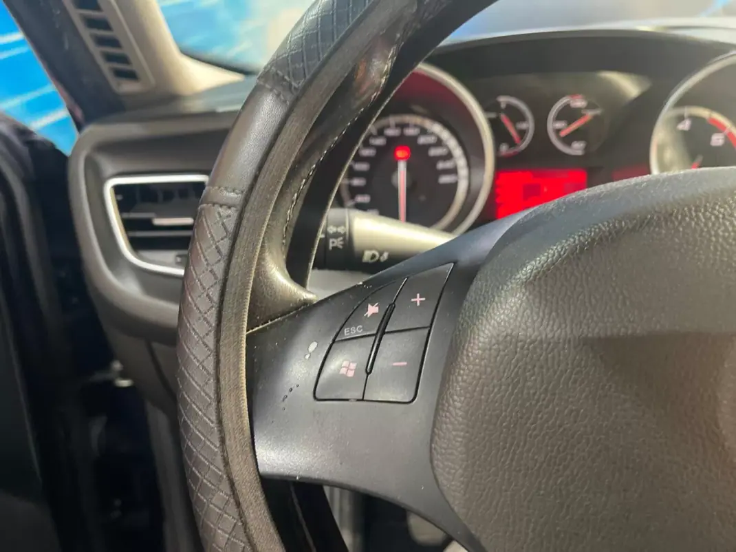 Alfa Romeo Giulietta 2011 - 8750 EUR, 197000 km - AUTO.MOTO.pt - 197000km - foto 31 de 35