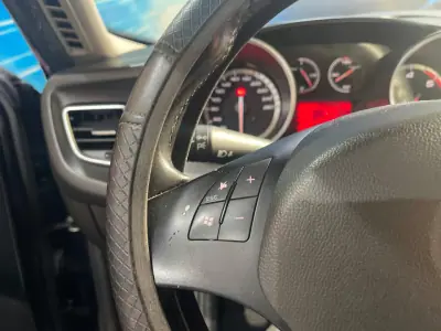 Alfa Romeo Giulietta 2011 - 8750 EUR, 197000 km - AUTO.MOTO.pt - 197000km - foto 31 de 35