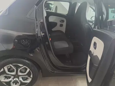 Renault Twingo 2020 - 10990 EUR, 56850 km - AUTO.MOTO.pt - 56850km - foto 12 de 14