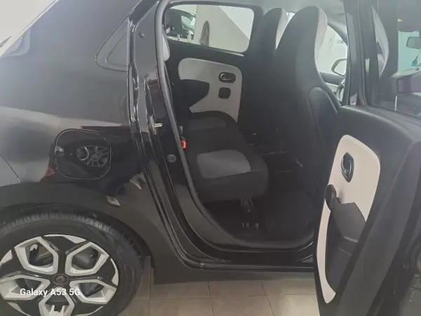 Renault Twingo 2020 - 10990 EUR, 56850 km - AUTO.MOTO.pt - 56850km - foto 12 de 14