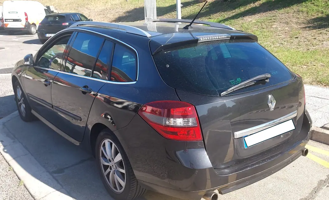 Renault Laguna Break 2011 - 5750 EUR, 333000 km - 333000km - foto 3 de 8