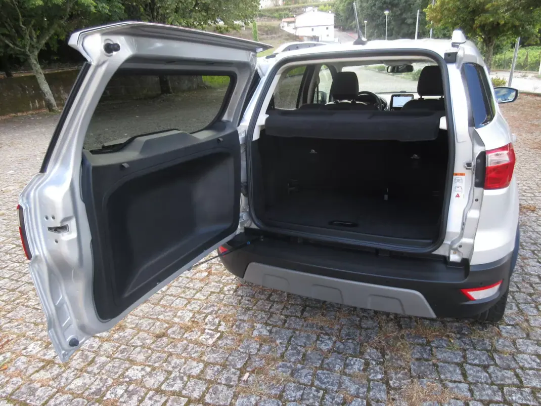 Ford EcoSport 2019 - 154900 EUR, 88000 km - 88000km - foto 30 de 54