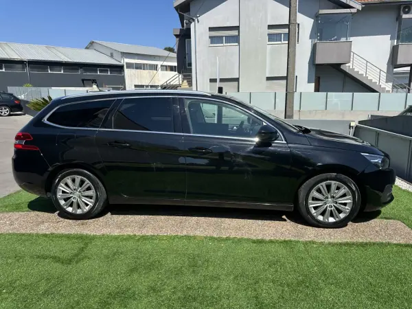 Peugeot 308 SW 2020 - 16000 EUR, 130000 km - AUTO.MOTO.pt - 130000km - foto 16 de 57