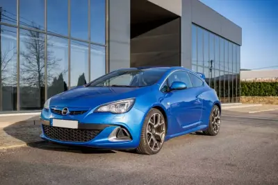 Opel Astra GTC 2013 - 23500 EUR, 109000 km - AUTO.MOTO.pt - 109000km - foto 6 de 47