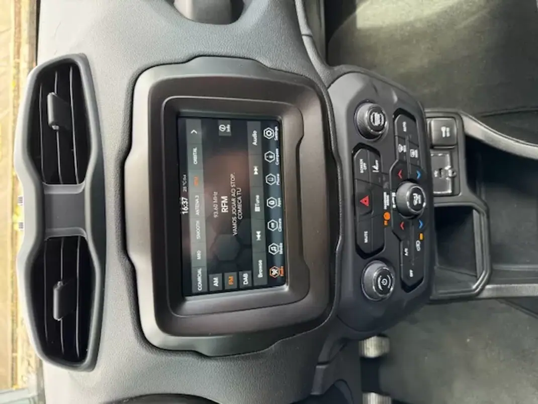 Jeep Renegade 2022 - 24900 EUR, 78480 km - 78480km - foto 4 de 5