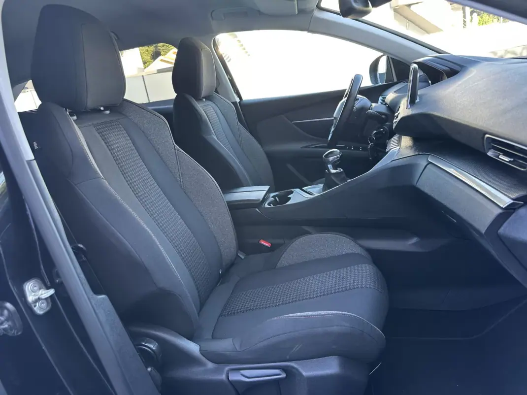 Peugeot 3008 2019 - 14900 EUR, 190000 km - 190000km - foto 52 de 64