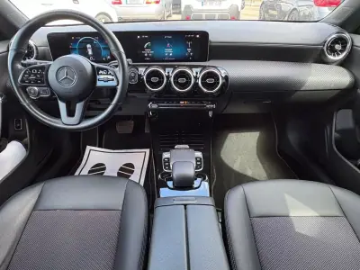 Mercedes-Benz CLA 180 2019 - 24100 EUR, 93500 km - AUTO.MOTO.pt - 93500km - foto 12 de 21