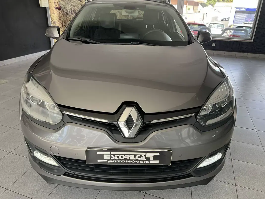 Renault Mégane Sport Tourer 2018 - 6900 EUR, 227985 km - AUTO.MOTO.pt - 227985km - foto 5 de 13