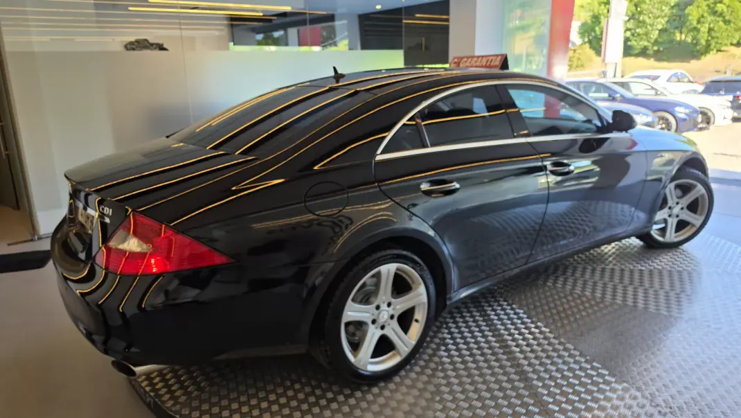 Mercedes-Benz CLS 320 2008 - 12900 EUR, 314479 km - 314479km - foto 23 de 60