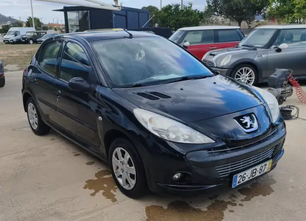 Peugeot 206 2010 — foto 3 de 26