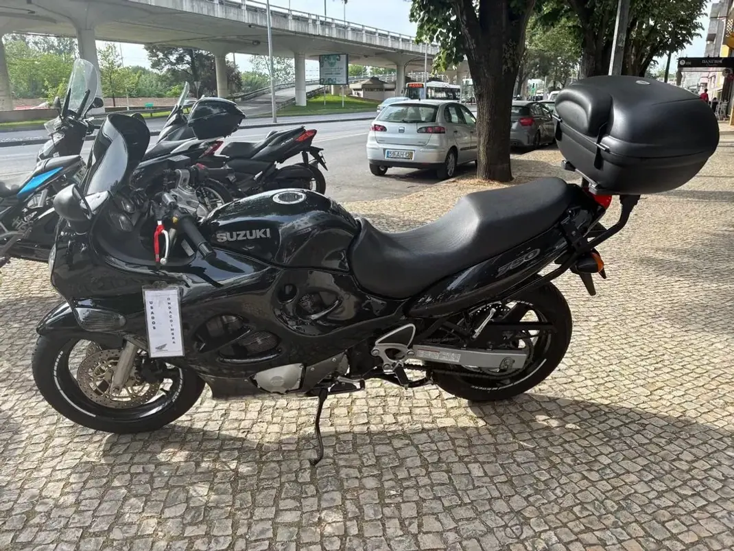 Suzuki GSX 1250FA 2000 - 1900 EUR, 41199 km - AUTO.MOTO.pt - 41199km - foto 3 de 18