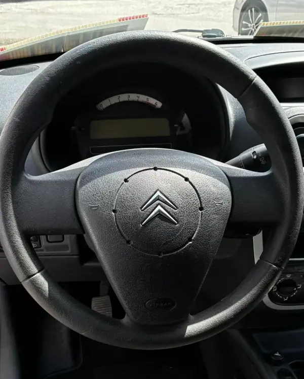 Citroën C3 2009 - 7250 EUR, 116000 km - AUTO.MOTO.pt - 116000km - foto 5 de 14
