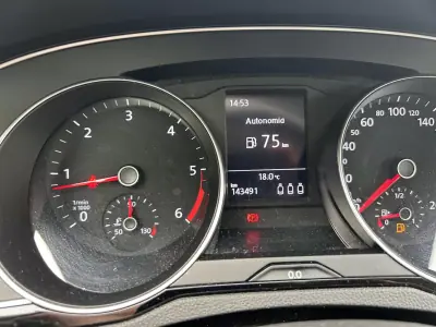Volkswagen Passat Variant 2018 - 17900 EUR, 143500 km - AUTO.MOTO.pt - 143500km - foto 12 de 20