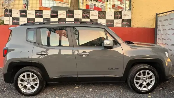 Jeep Renegade 2023 - 18900 EUR, 64000 km - AUTO.MOTO.pt - 64000km - foto 7 de 12