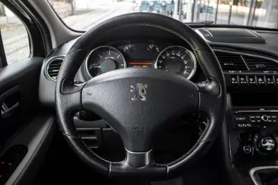 Peugeot 3008 2012 - 6900 EUR, 286405 km - AUTO.MOTO.pt - 286405km - foto 12 de 35