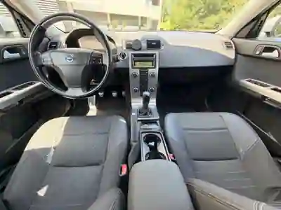 Volvo V50 2007 - 5500 EUR, 326000 km - AUTO.MOTO.pt - 326000km - foto 8 de 13