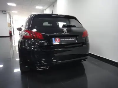 Peugeot 308 2019 - 14500 EUR, 82000 km - AUTO.MOTO.pt - 82000km - foto 6 de 26