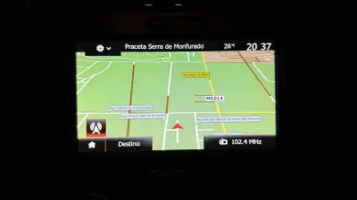 Renault Captur 2018 - 12990 EUR, 149914 km - AUTO.MOTO.pt - 149914km - foto 40 de 44