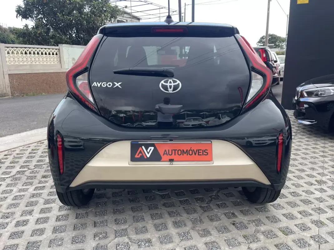 Toyota Aygo 2023 - 18950 EUR, 51990 km - AUTO.MOTO.pt - 51990km - foto 6 de 12