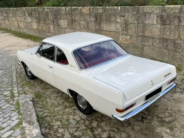 Opel Olympia 1965 - 25000 EUR, 92000 km - AUTO.MOTO.pt - 92000km - foto 8 de 37