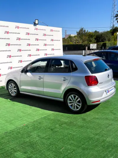 Volkswagen Polo 2016 - 9500 EUR, 131632 km - 131632km - foto 7 de 23
