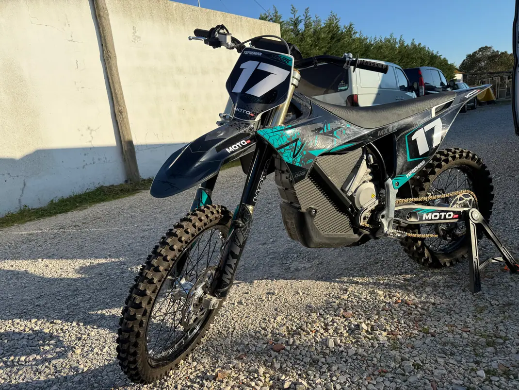 Stark Varg MX 2024 - 10000 EUR, 1 km - AUTO.MOTO.pt - 1km - foto 1 de 13