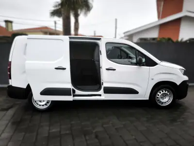 Peugeot Partner 1.5 BlueHDI Longa c/Barras Tejadilho 2020 - 13950 EUR, 114372 km - AUTO.MOTO.pt - 114372km - foto 7 de 44