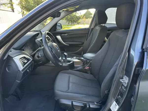 BMW 116 2015 - 12900 EUR, 230000 km - AUTO.MOTO.pt - 230000km - foto 39 de 57