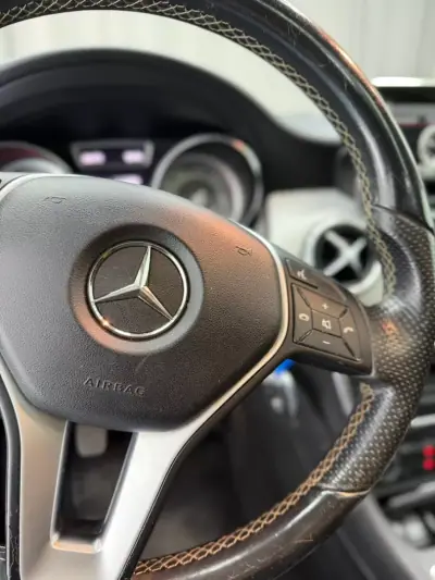 Mercedes-Benz GLA 200 2014 - 14000 EUR, 265000 km - AUTO.MOTO.pt - 265000km - foto 19 de 20