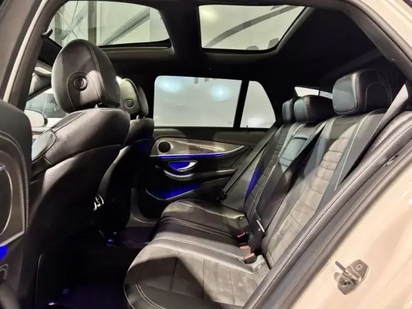 Mercedes-Benz E 220 2017 - 23900 EUR, 348000 km - AUTO.MOTO.pt - 348000km - foto 6 de 58