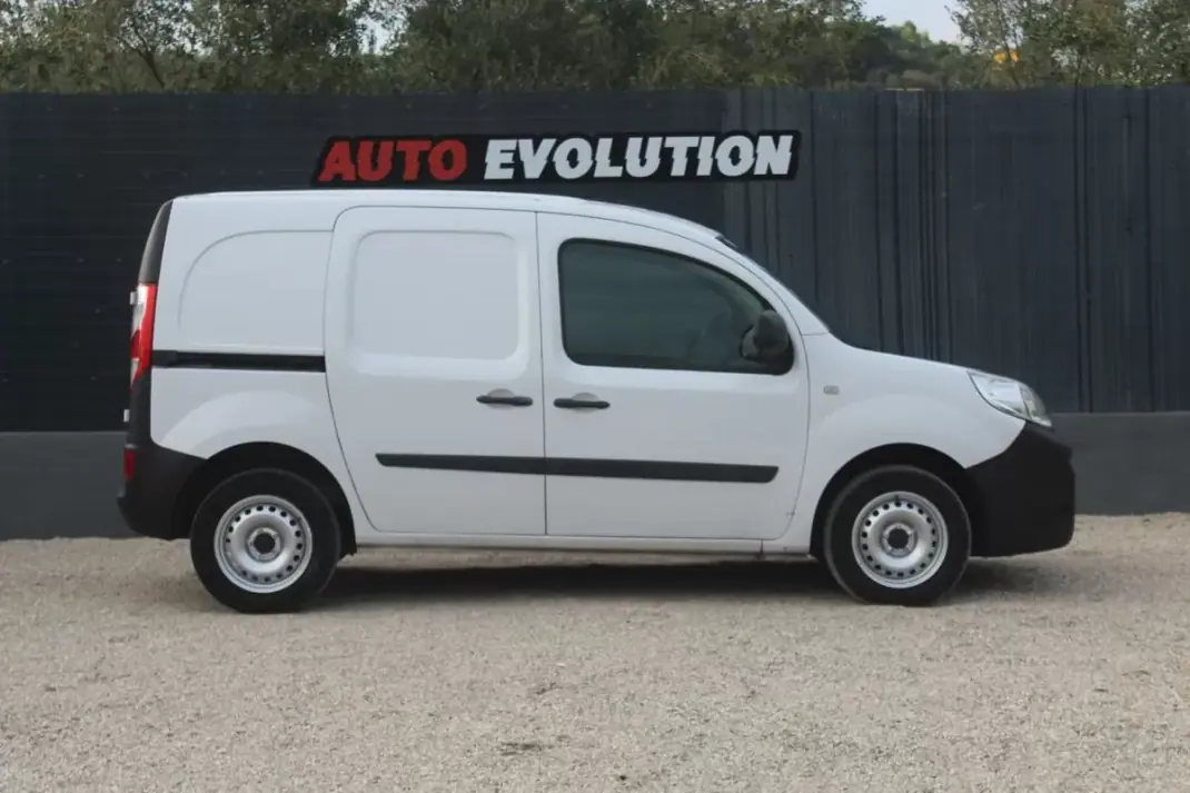 Renault KANGOO 1.5DCI 3L C/IVA 2019 - 8902 EUR, 175000 km - AUTO.MOTO.pt - 175000km - foto 20 de 23