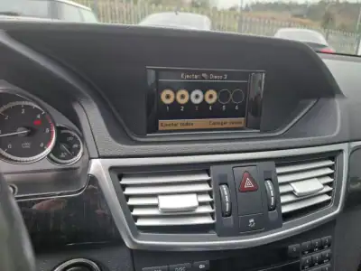 Mercedes-Benz E 250 2009 - 14450 EUR, 234946 km - AUTO.MOTO.pt - 234946km - foto 14 de 23