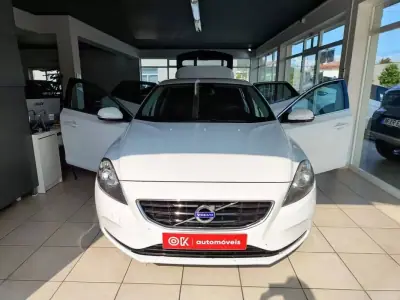 Volvo V40 2013 - 8350 EUR, 298100 km - AUTO.MOTO.pt - 298100km - foto 17 de 33