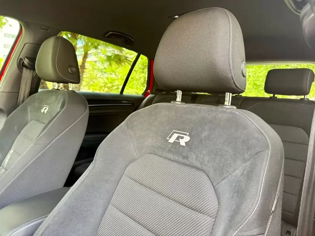 Volkswagen Golf 2019 - 32990 EUR, 72300 km - AUTO.MOTO.pt - 72300km - foto 32 de 40