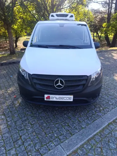 Mercedes-Benz 2017 - 18500 EUR, 74796 km - AUTO.MOTO.pt - 74796km - foto 2 de 17
