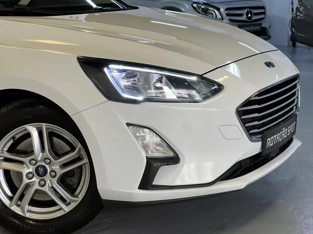 Ford Focus SW 2020 - 12990 EUR, 170000 km - AUTO.MOTO.pt - 170000km - foto 32 de 38