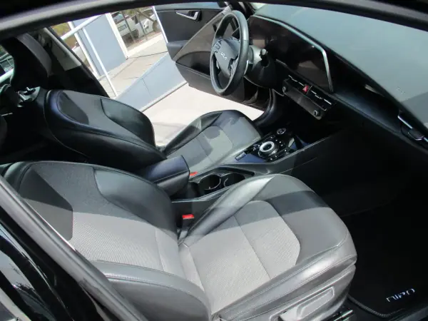 Kia e-Niro 2022 - 25490 EUR, 90460 km - AUTO.MOTO.pt - 90460km - foto 10 de 22
