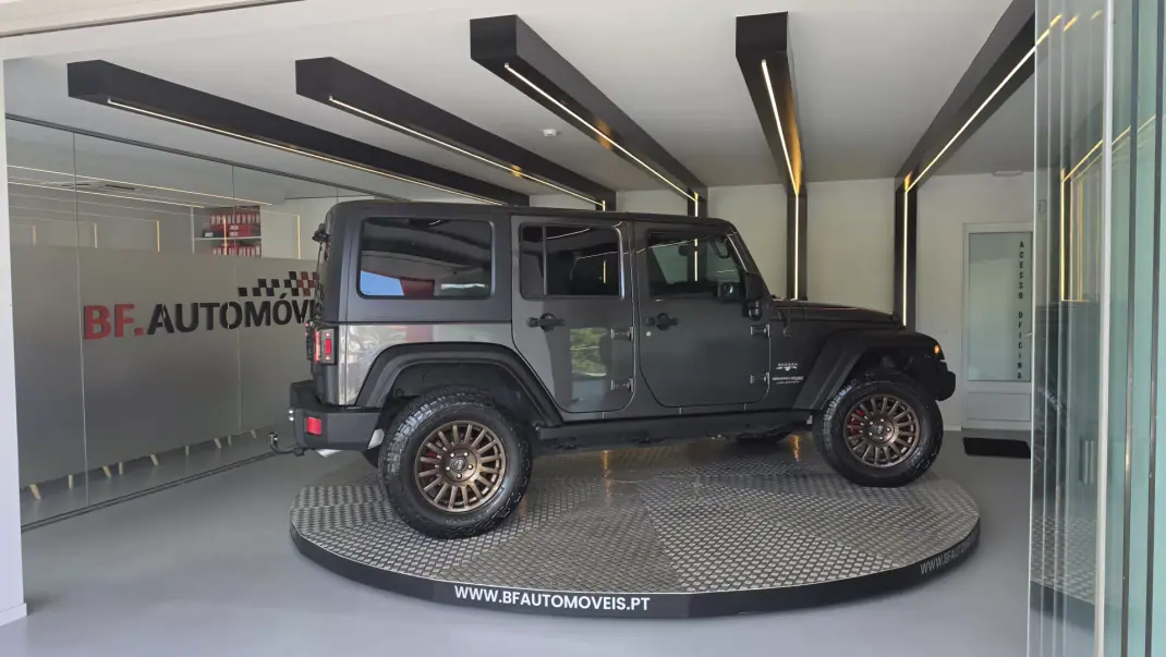 Jeep Wrangler Unlimited 2018 - 49500 EUR, 104894 km - AUTO.MOTO.pt - 104894km - foto 8 de 63