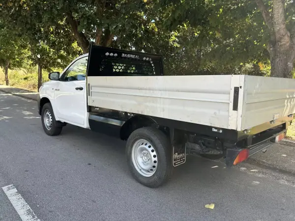 Toyota Hilux 2020 - 26999 EUR, 87000 km - AUTO.MOTO.pt - 87000km - foto 4 de 9