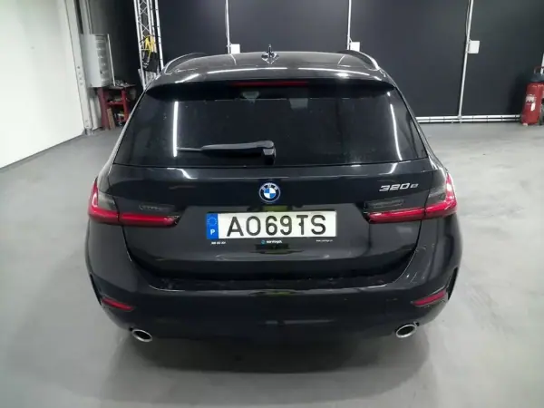 BMW 320 2022 - 25500 EUR, 109000 km - AUTO.MOTO.pt - 109000km - foto 4 de 11