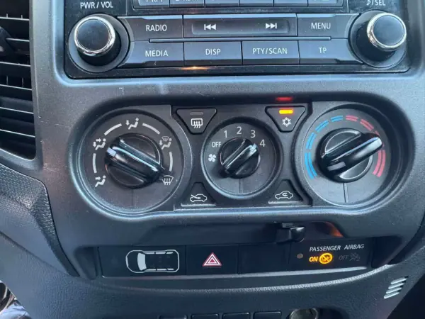 Mitsubishi L200 2019 - 27900 EUR, 174579 km - AUTO.MOTO.pt - 174579km - foto 8 de 19