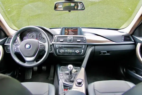 BMW 320 2014 - 15990 EUR, 159000 km - AUTO.MOTO.pt - 159000km - foto 22 de 34