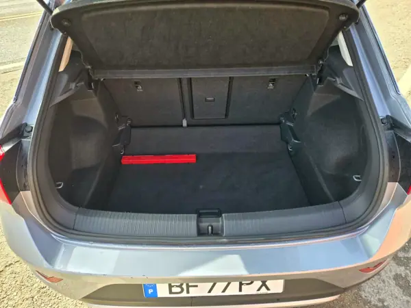 Volkswagen T-Cross 2023 - 23950 EUR, 54652 km - AUTO.MOTO.pt - 54652km - foto 10 de 10