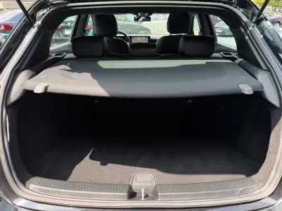 Mercedes-Benz C 200 2022 - 42000 EUR, 185000 km - AUTO.MOTO.pt - 185000km - foto 6 de 15