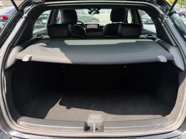 Mercedes-Benz C 200 2022 - 42000 EUR, 185000 km - AUTO.MOTO.pt - 185000km - foto 6 de 15